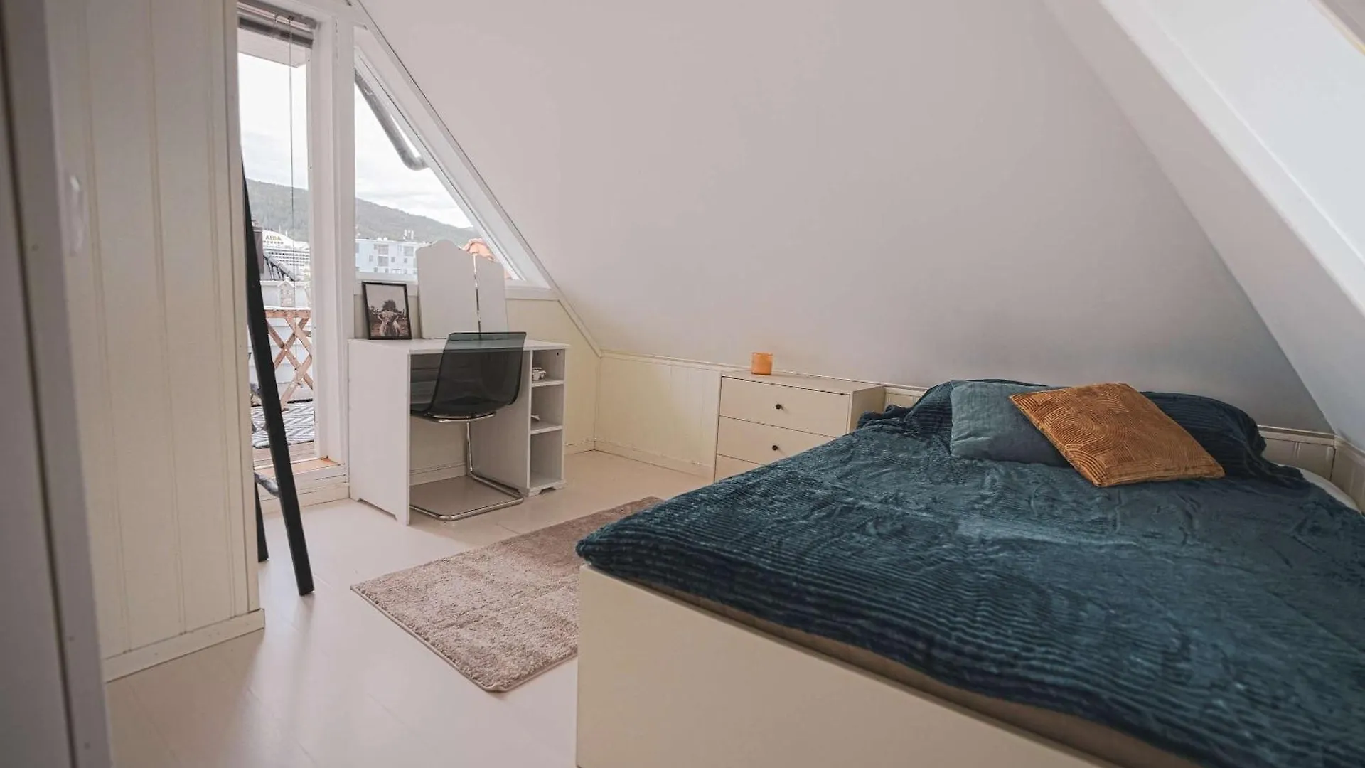 Roof terrace 2BR - wake up with city view Bergen 0*,  Norwegen